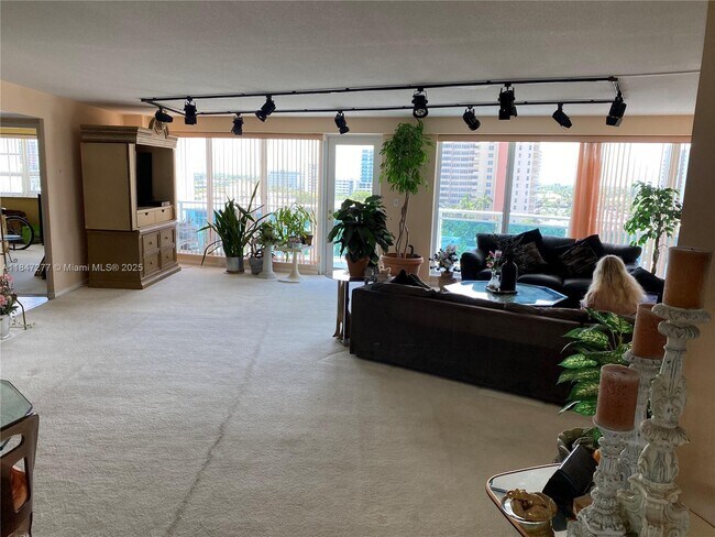 Foto del edificio - 3430 Galt Ocean Dr