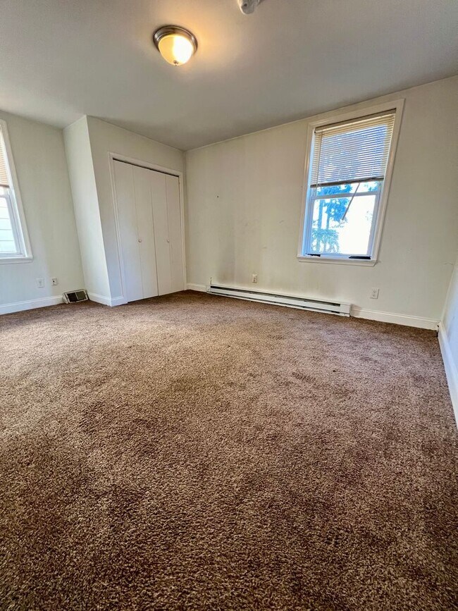 Foto del edificio - Stunning 2-Bedroom Apartment in Frankford!...