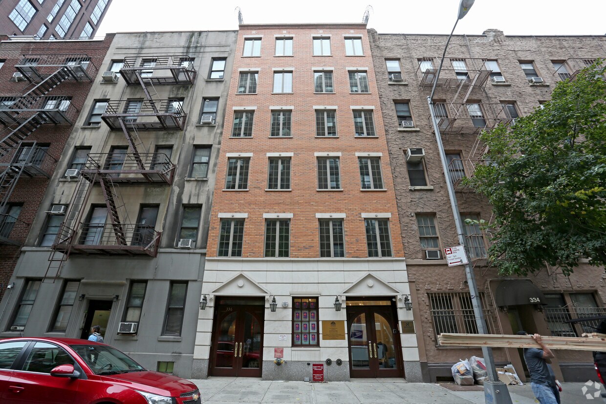Building Photo - 336 E 53rd St