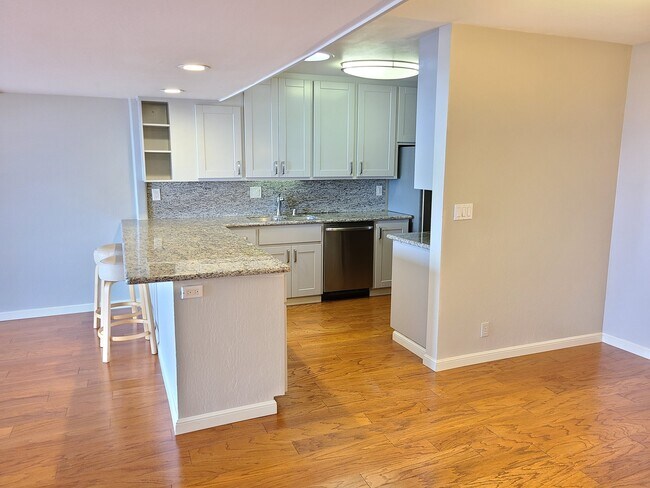 Foto del edificio - 10 Scenic Way, Unit 308