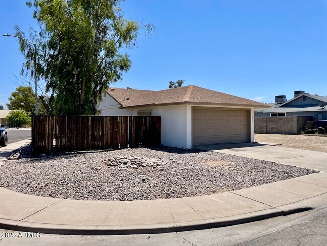 Foto del edificio - 14823 N 60th Ave