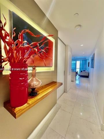 Building Photo - 17121 Collins Ave