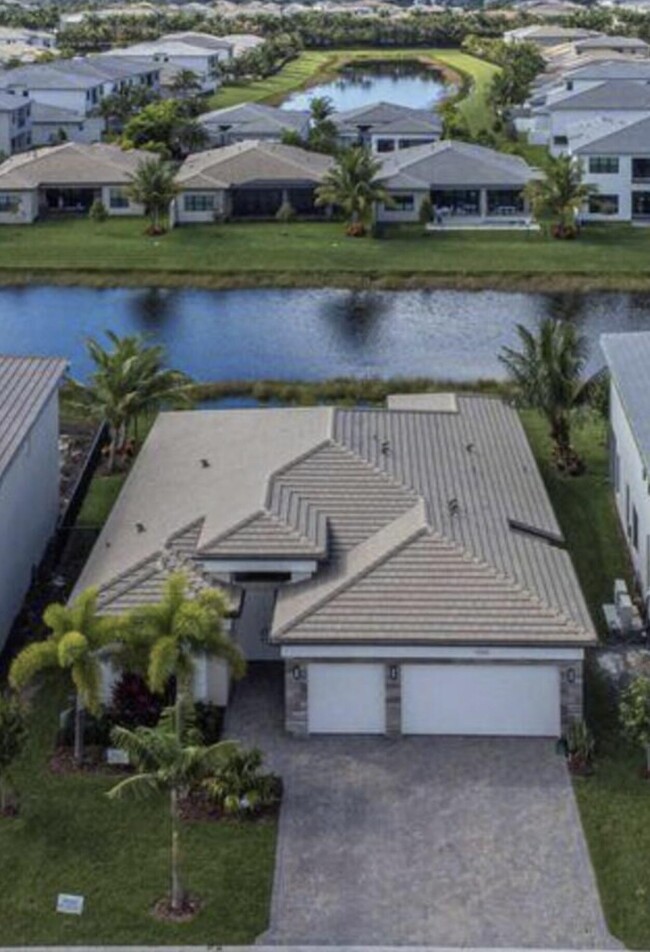 Building Photo - 17035 Wandering Wave Ave