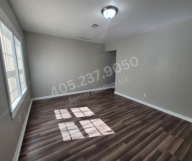 Foto del edificio - 4241 NE 18th St