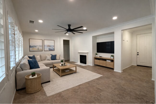 Photo - 16080 Begonia Ave House