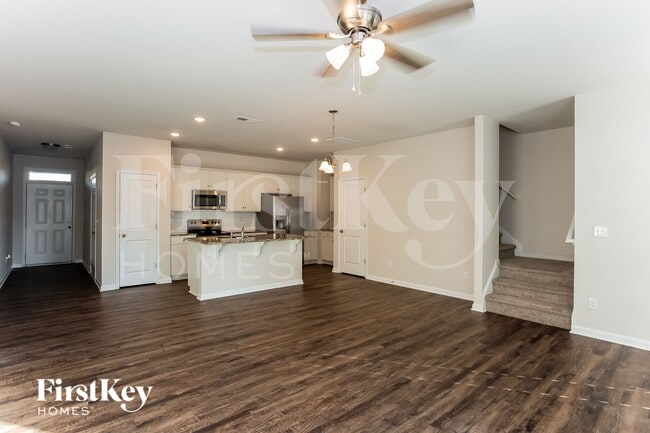 Building Photo - 10755 Rivergate Dr NW