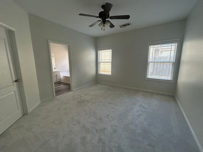 Building Photo - 108 Majestic Dr