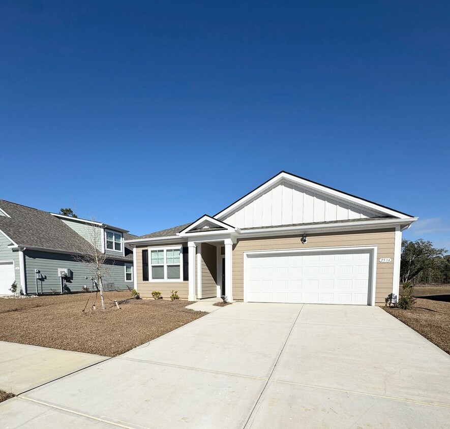 Foto principal - Brand New! Central Conway Location in King...