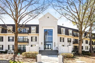 Building Photo - 1202 Pine Heights Dr NE