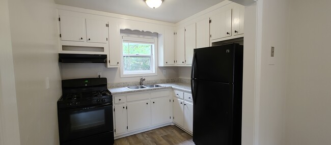 Foto del edificio - 4293 Taylor Rd