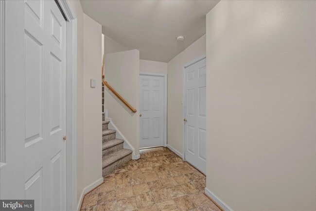 Building Photo - 36 Bruce Dr