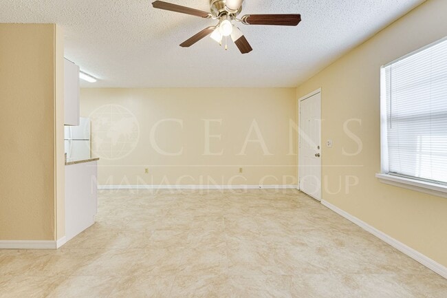 Building Photo - Charming 1 Bed, 1 Bath Condo