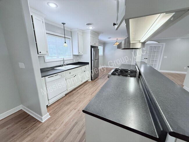Building Photo - 3BR/3BA For Rent