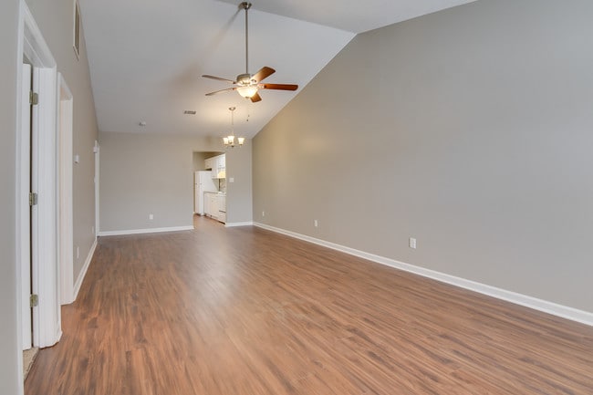 Building Photo - 134 Ginkgo Ln