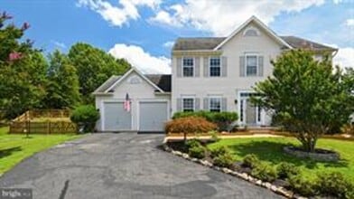 Building Photo - 8 Halite Ct
