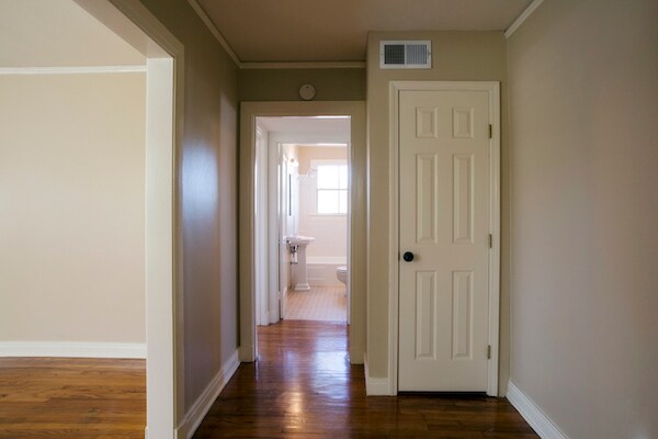 Building Photo - 615 Lakeland Dr