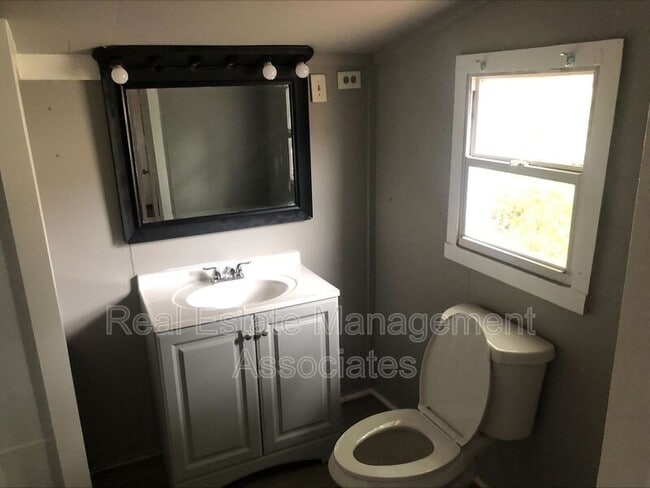 Foto del edificio - 104 Grady St