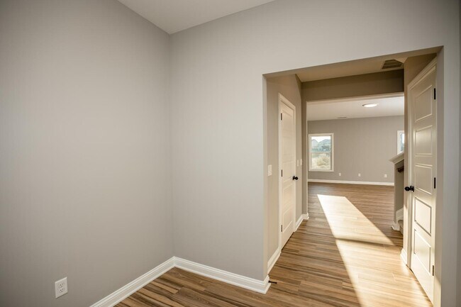 Foto del edificio - 924 Camden Ct