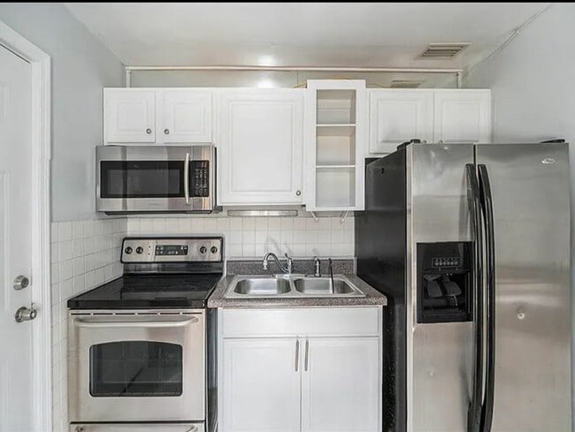 Building Photo - 7125 14th Ave S