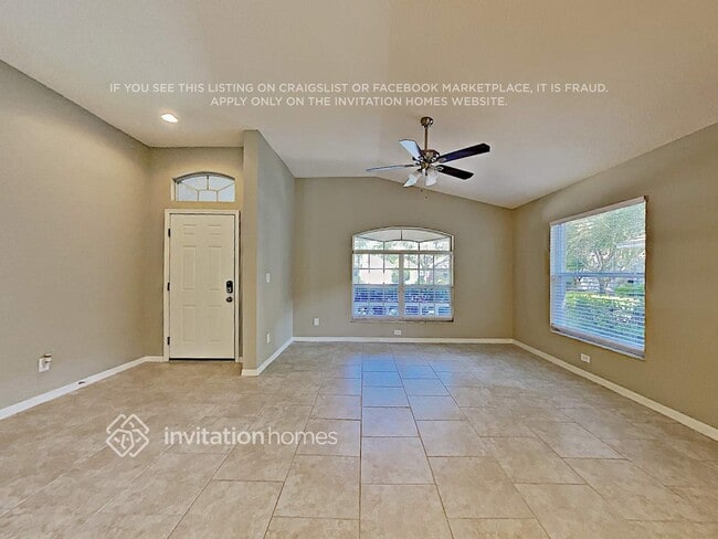 Foto del edificio - 814 Straw Lake Dr