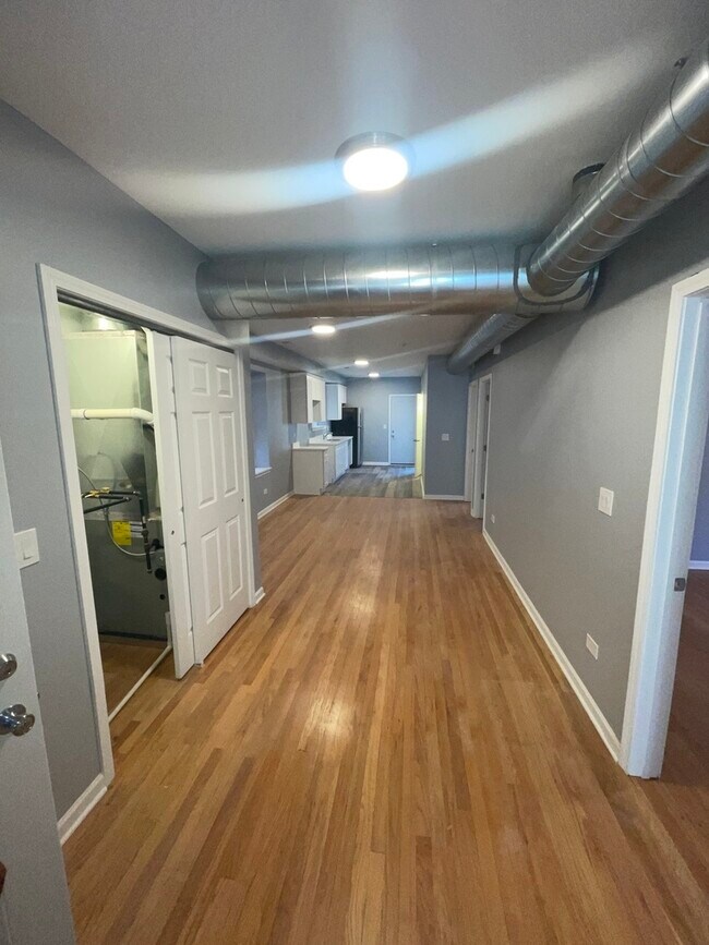 Foto del edificio - 7450 N Artesian Ave