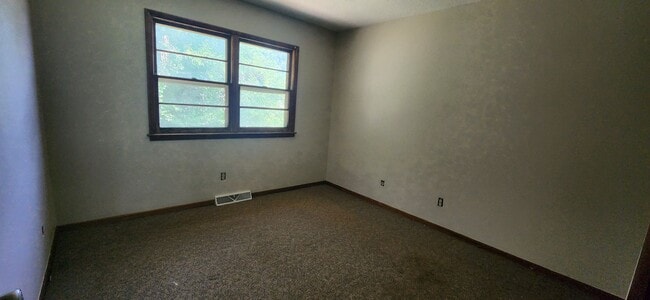Building Photo - 103 Loomis Ave