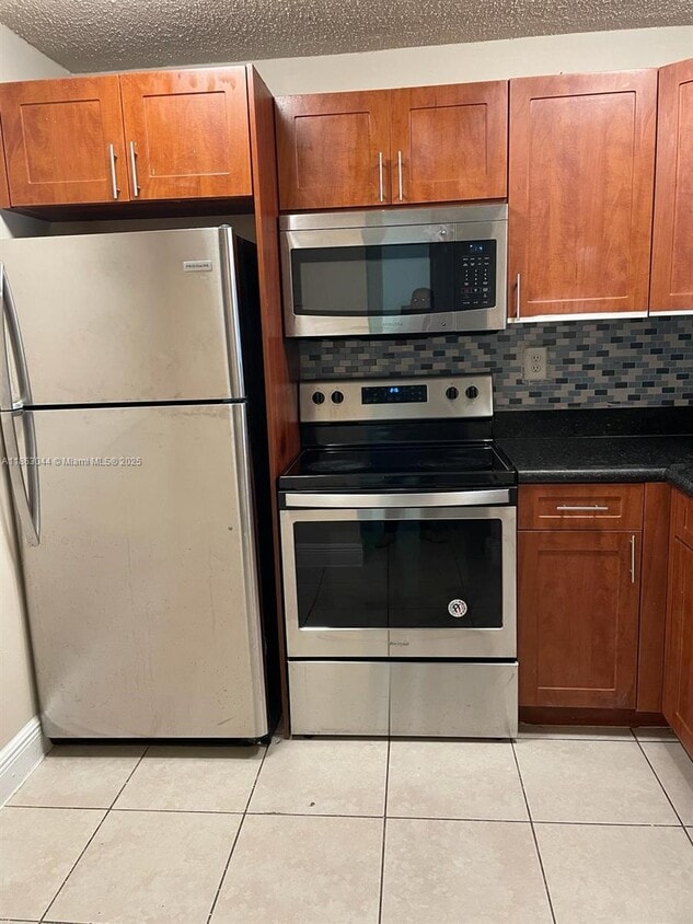 Foto principal - 486 NW 165th St
