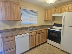 Building Photo - 12580 SW 128th Ave