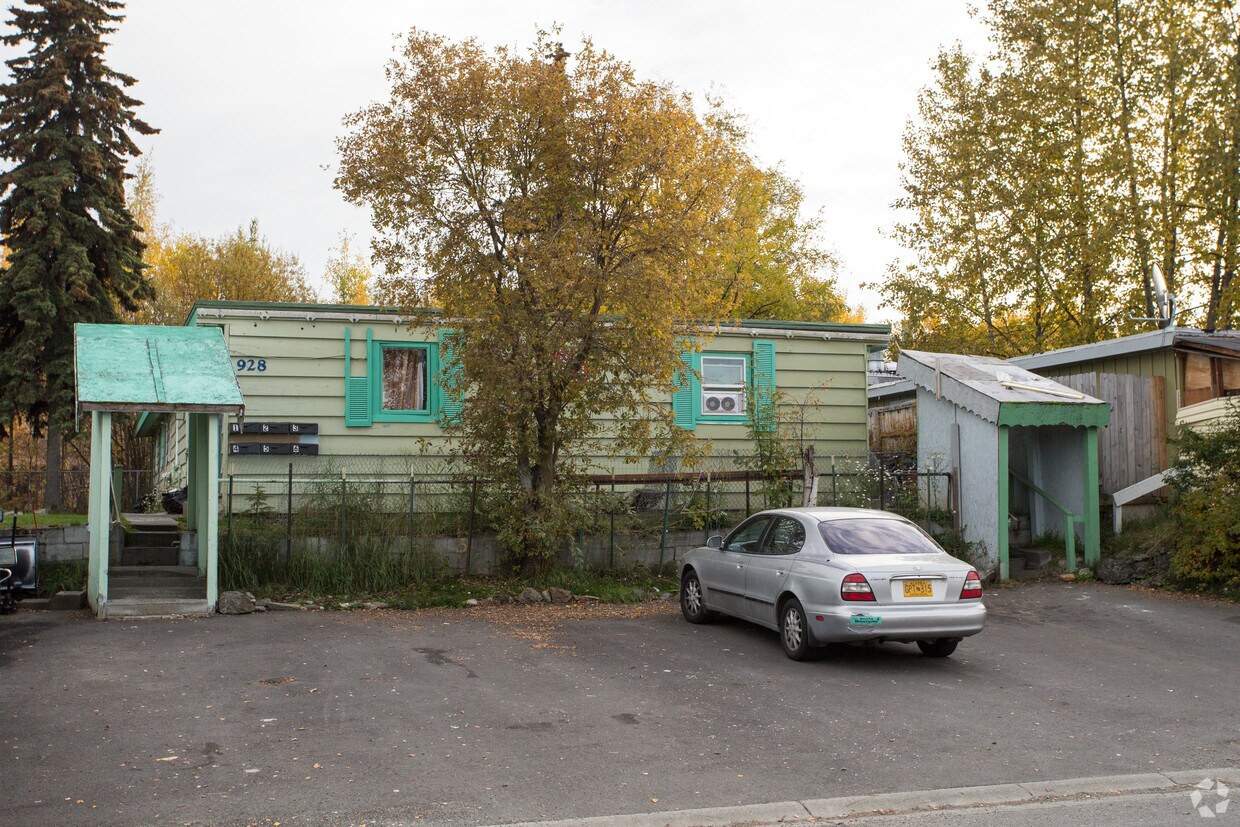 Primary Photo - 928 W 25th Ave