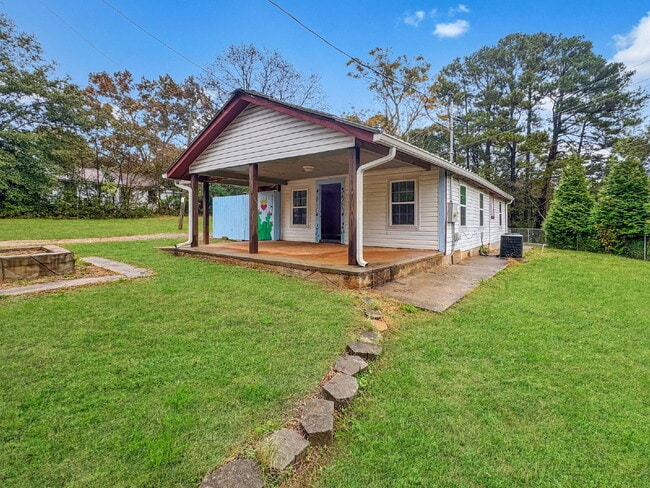 Foto del edificio - Two Bedroom Home for Rent in Central Gainesville Location