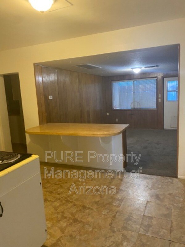 Building Photo - 844 W Rio Salado Pkwy