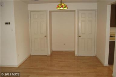 Building Photo - Bright and Cozy Two Bedroom Condo, One Blo...