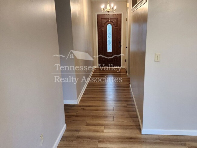 Foto del edificio - Right off of Asheville HWY 3-bedroom, 2-ba...