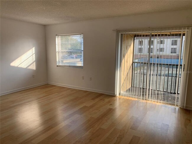 Building Photo - 2505 N Alafaya Trail
