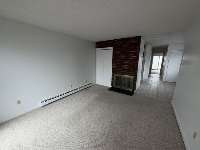 Foto del edificio - 295 Redstone Hill Rd