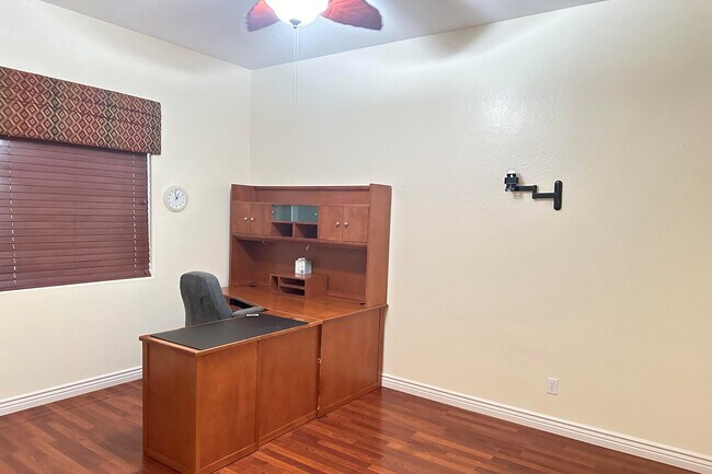 Foto del edificio - 4590 N 153rd Ave