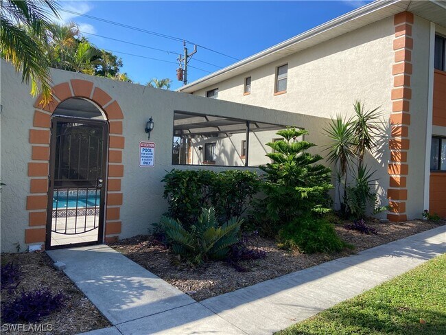 Building Photo - 130 Cape Coral Pkwy W