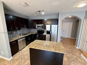 Building Photo - 2825 SW 127th Way