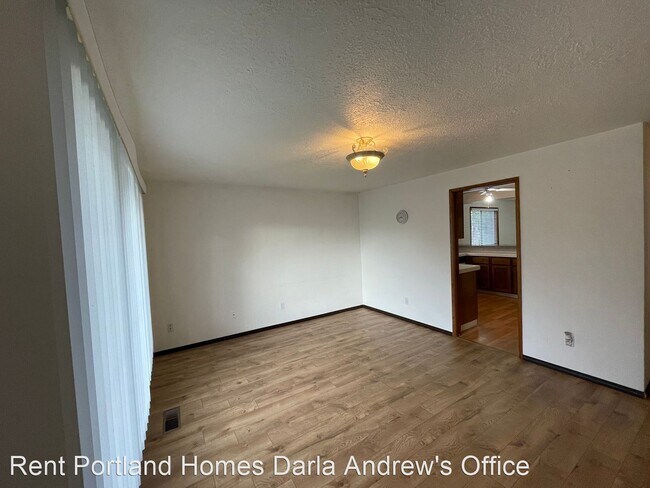 Building Photo - 3 br, 2 bath House - 3526 SE 118th Ave