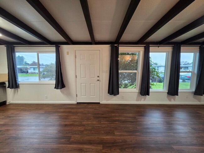 Foto del edificio - 1030-1032 Forson Rd