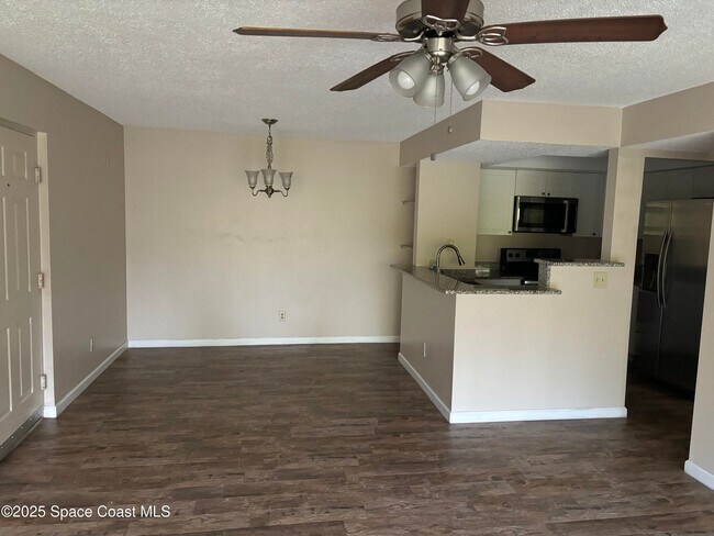Building Photo - 987 Sonesta Ave NE