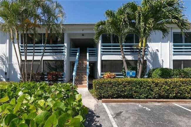 Foto del edificio - 11000 S Ocean Dr