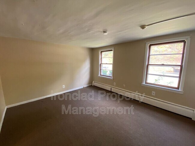Building Photo - 1191 Hanover Ave