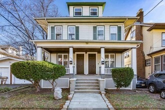 Building Photo - 1054 Hunterdon St