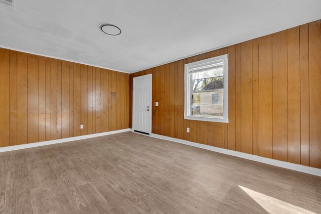 Building Photo - 92 Tom Bayne St