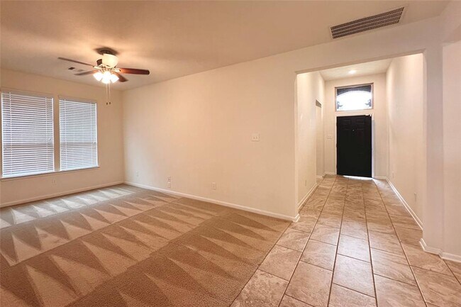 Foto del edificio - 25302 Farmdale Ln