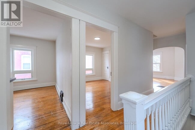 Building Photo - 157 William St