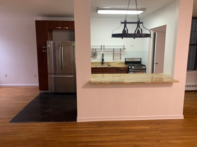 Foto del edificio - 398 Marion St