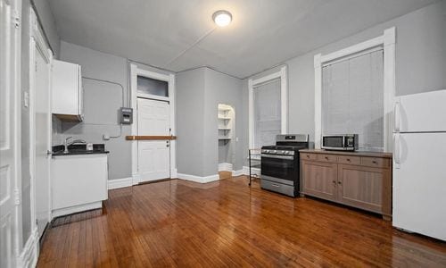 Building Photo - 1711 S Laflin St