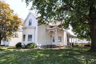 Building Photo - 2128 W Illinois St